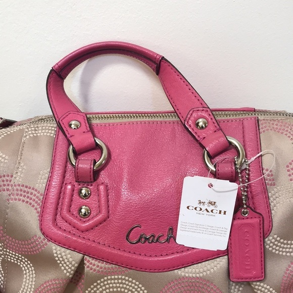 NWT! COACH pebble Taylor tote in silver with peony - Picture 2 of 15
